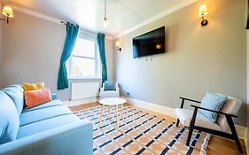 Large 1 Bedroom In Center Of London